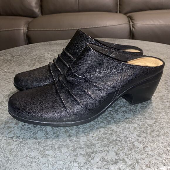Clark's Women's Sz 8.5 M Pebbled Black Leather Mule Slip-On Cushion Sole - Picture 1 of 10